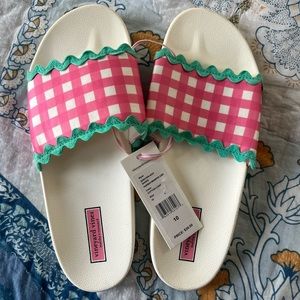 Size ten beach slides